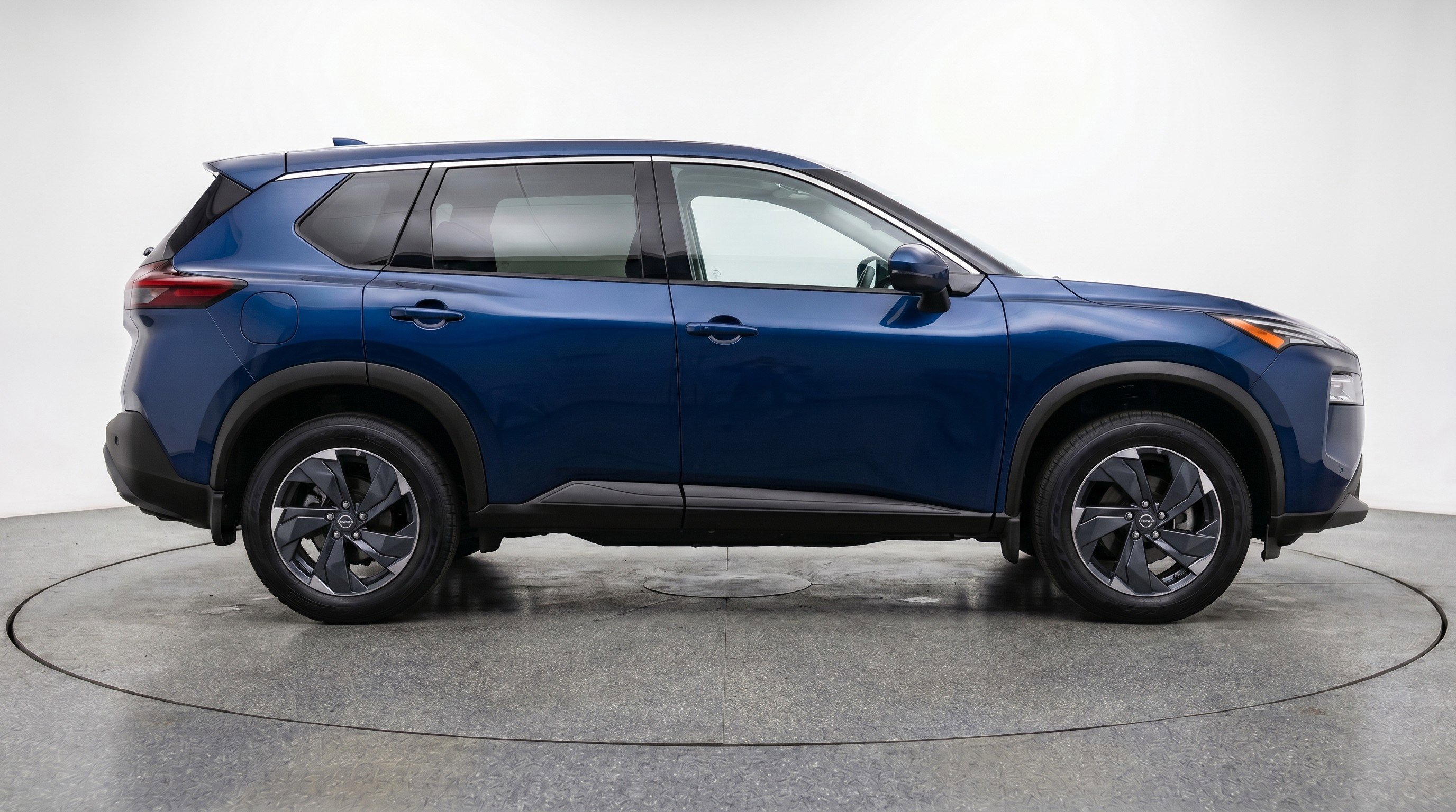 Used 2025 Nissan Rogue SV FWD image 11