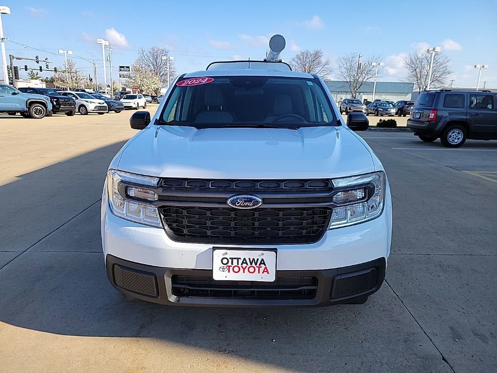 Used 2024 Ford Maverick XLT image 3