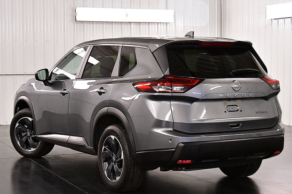 Used 2024 Nissan Rogue SV AWD/4WD image 5