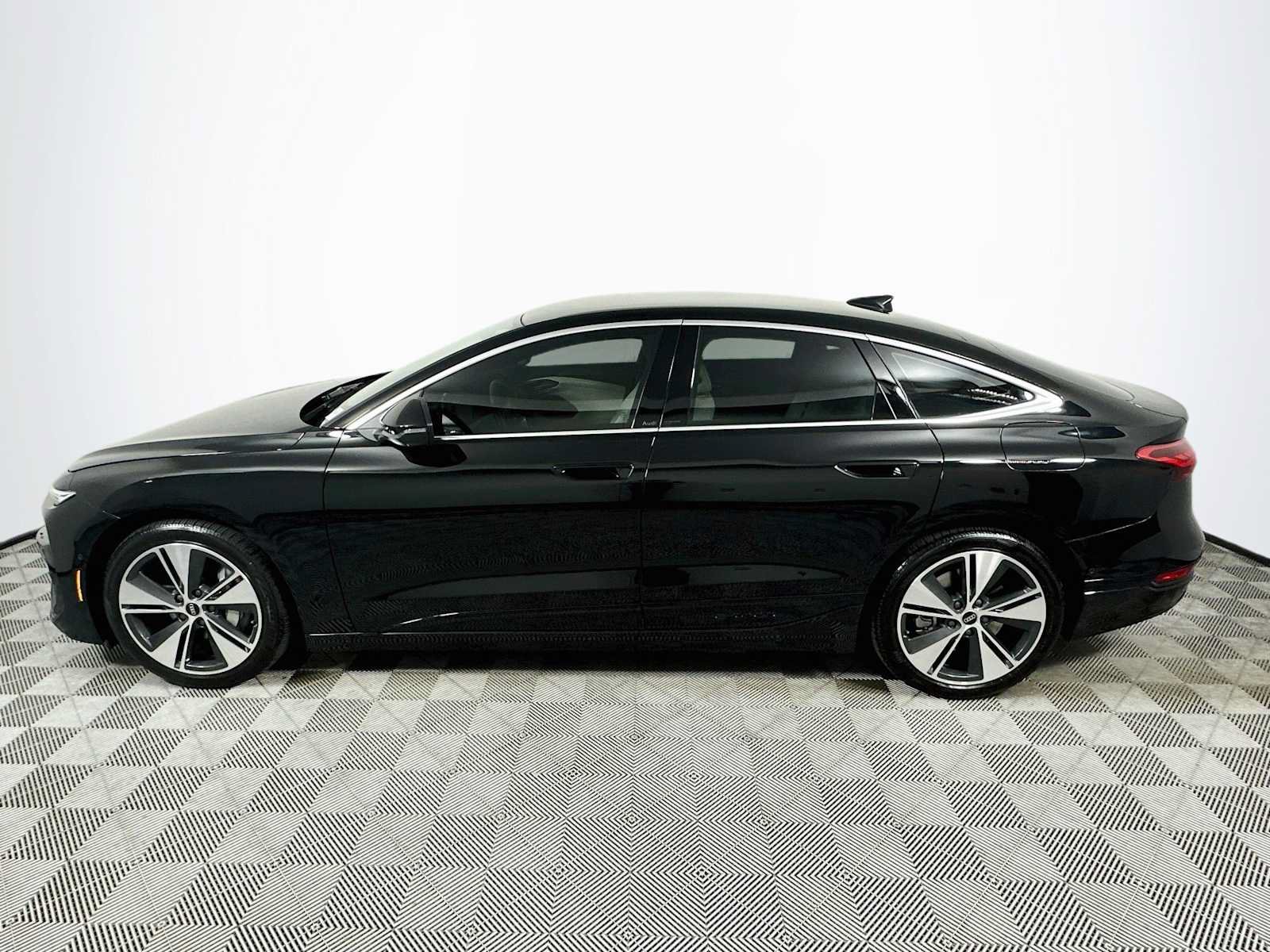 Used 2025 Audi A6 e-tron Premium Plus RWD image 4