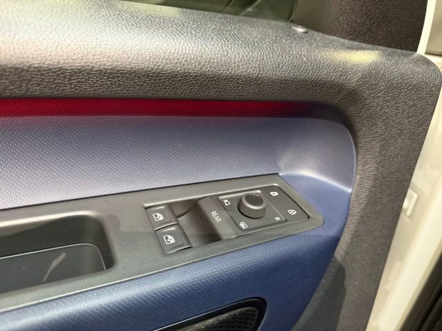 New 2025 Volkswagen ID. Buzz Pro S image 13