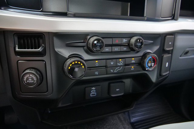 Used 2025 Ford F250 XL RWD image 15