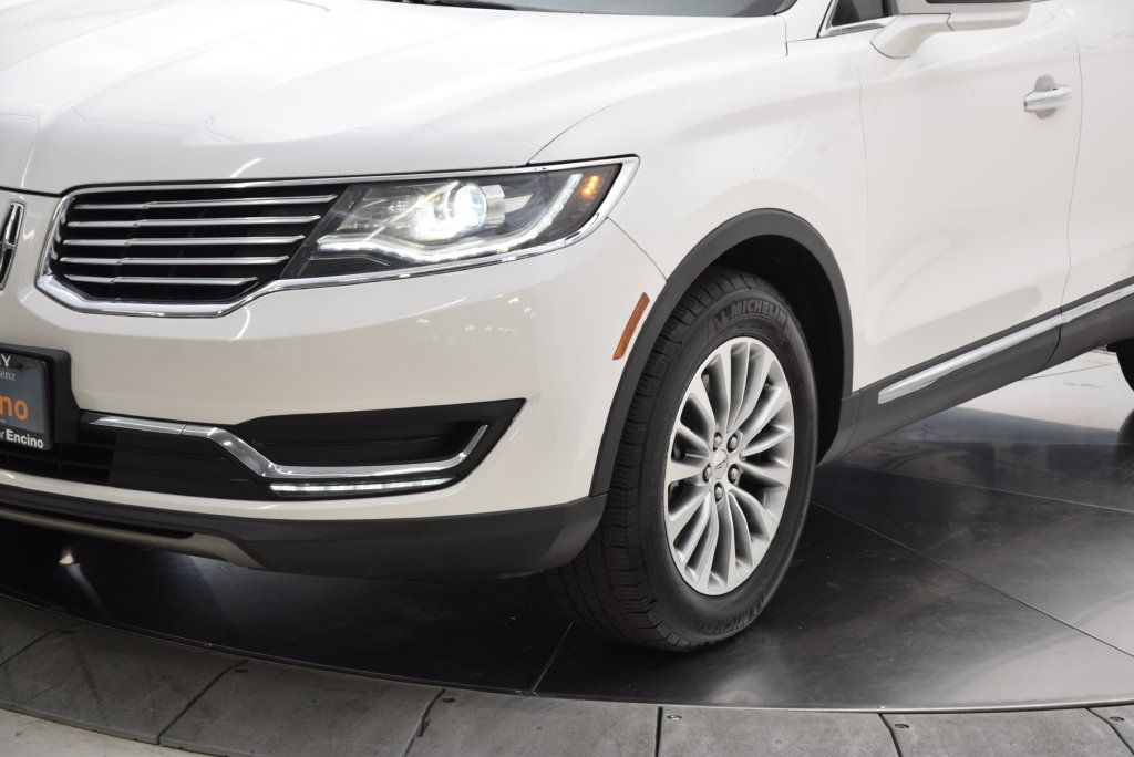 Used 2018 Lincoln MKX Select w/ Select Plus Package FWD image 11