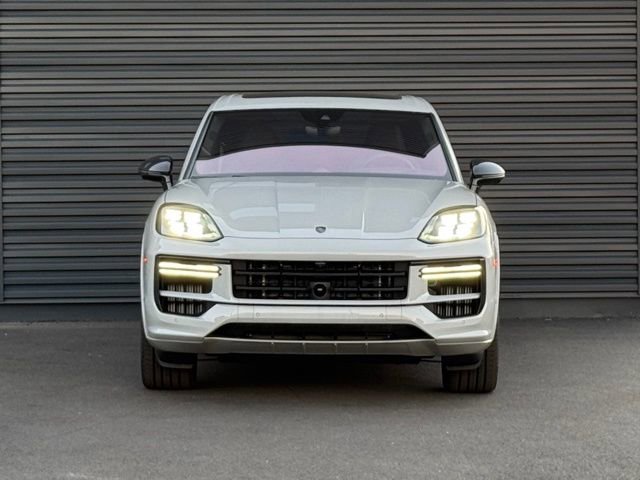New 2025 Porsche Cayenne Turbo image 10