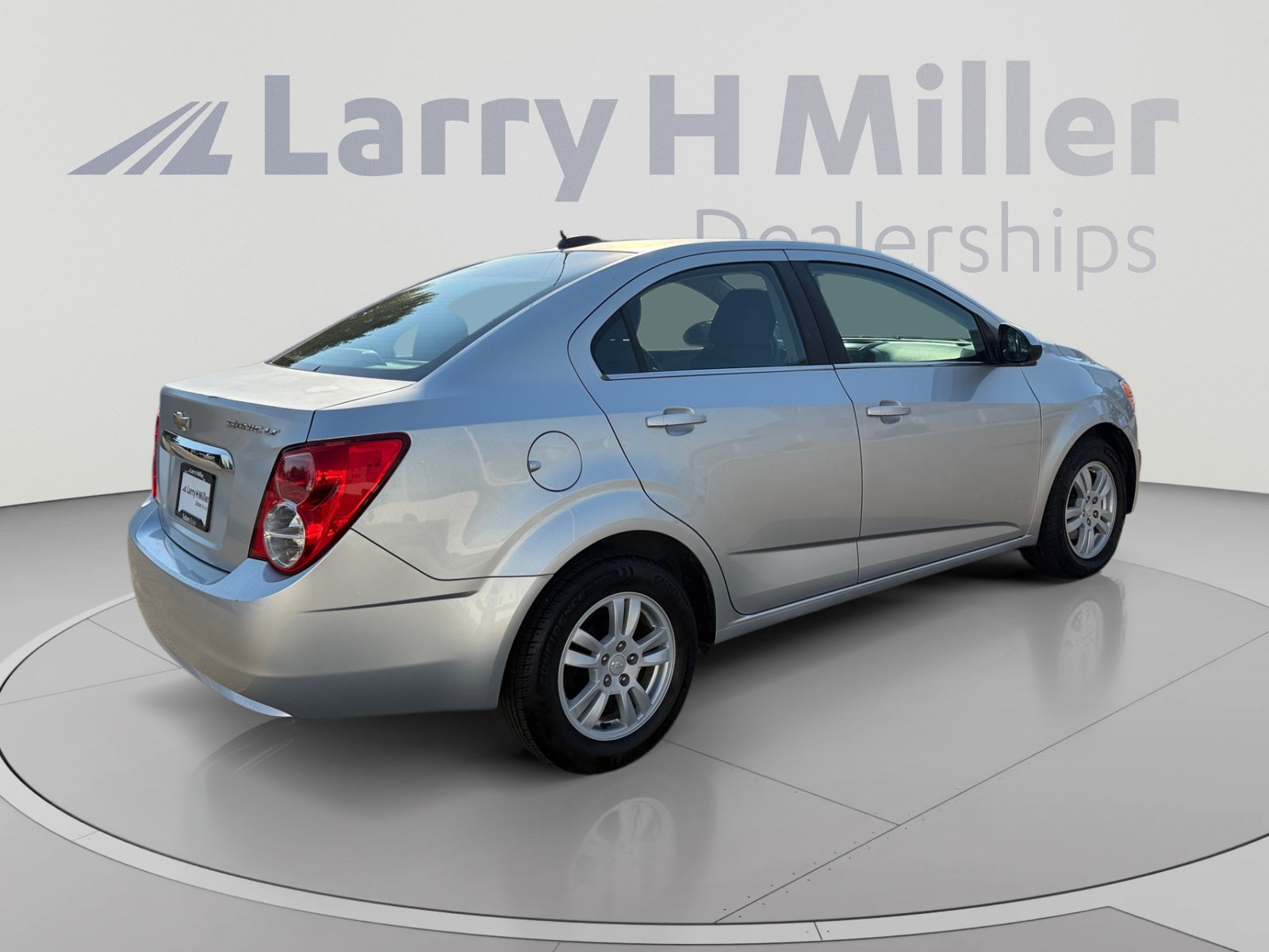 Used 2016 Chevrolet Sonic LT FWD image 5