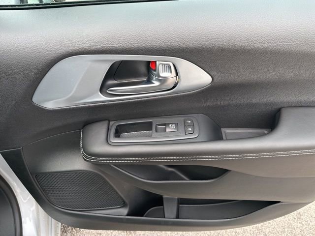 New 2026 Chrysler Pacifica Limited w/ S Appearance Package FWD image 12