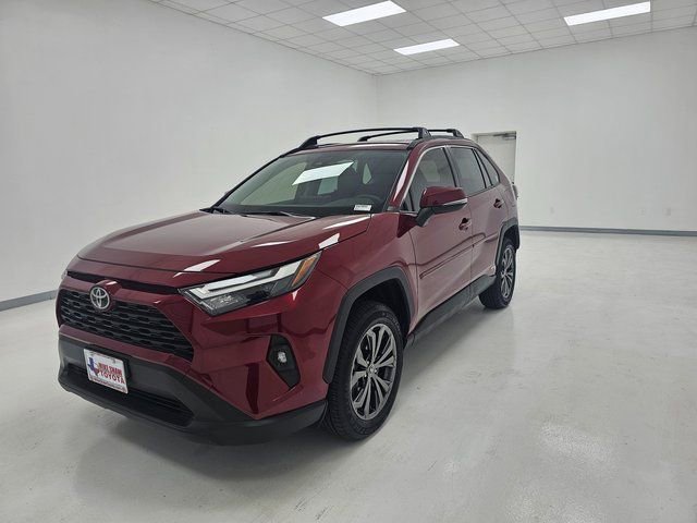 Used 2025 Toyota RAV4 XLE Premium image 5