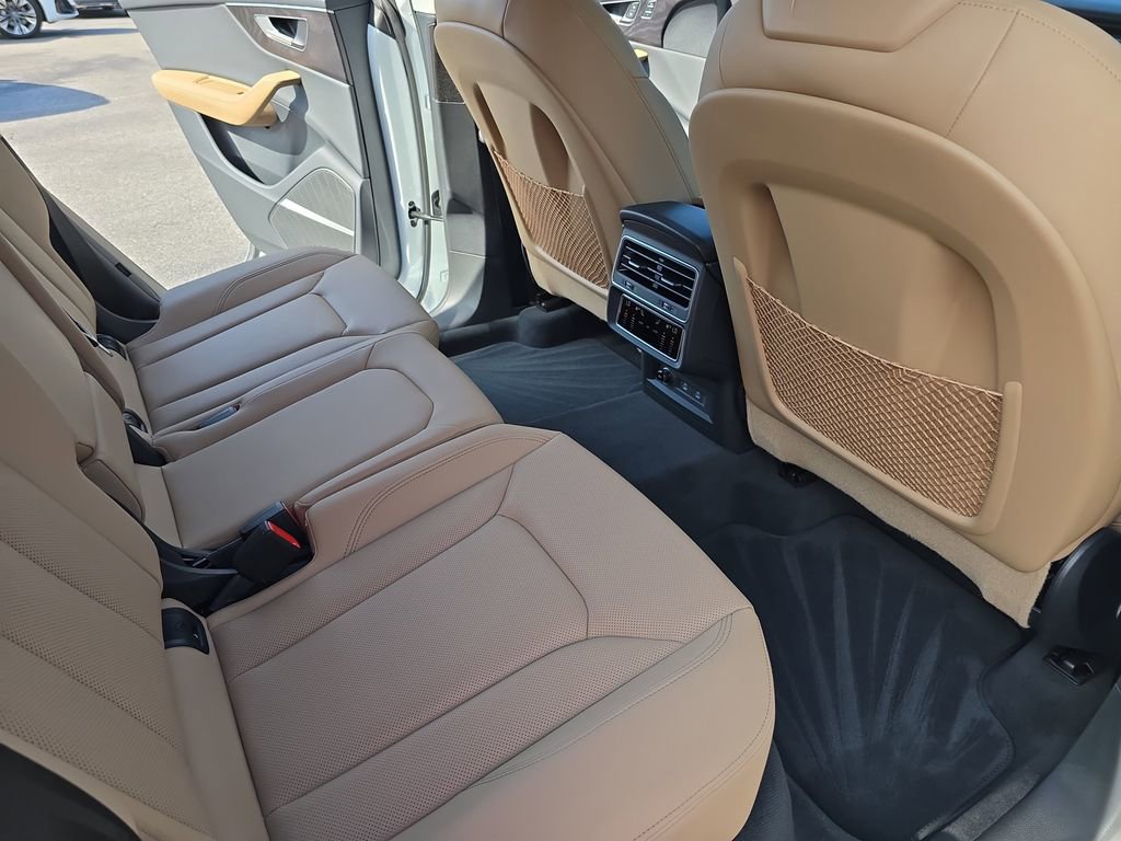 Used 2025 Audi Q8 Premium Plus w/ Premium Plus Package image 11
