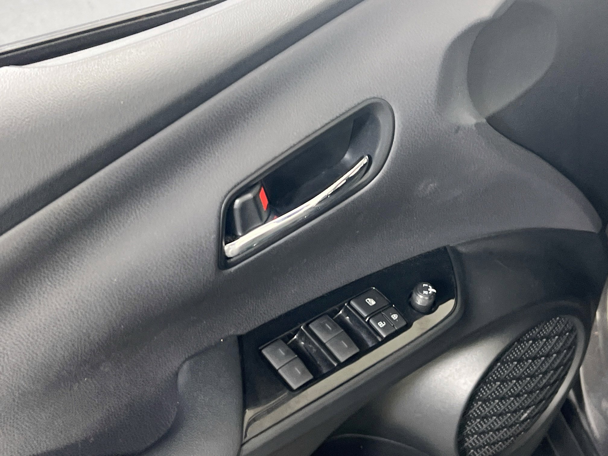 Used 2020 Toyota Prius LE image 17