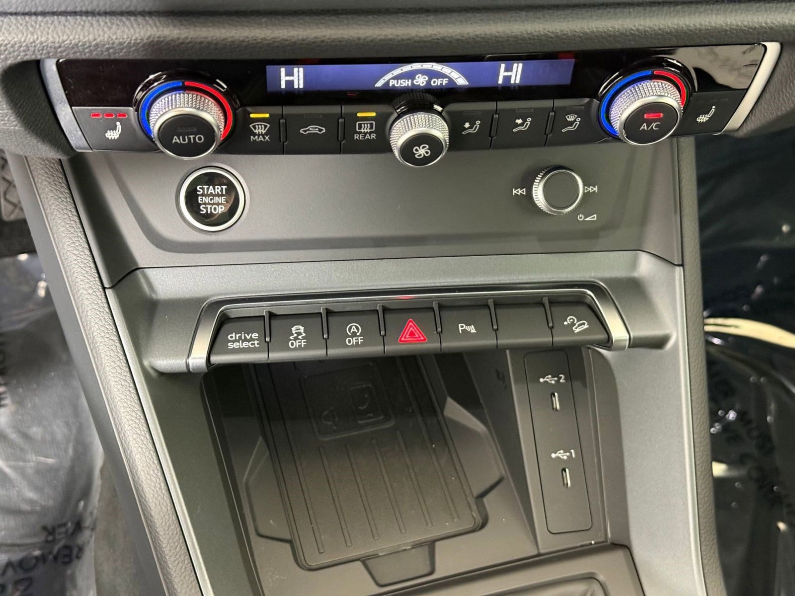 Certified 2025 Audi Q3 2.0T Premium image 18