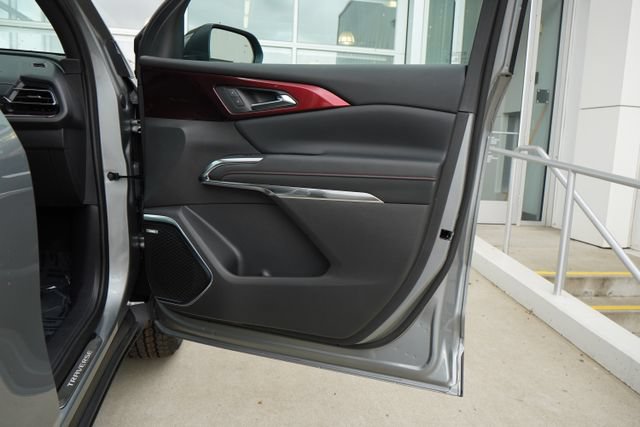 New 2026 Chevrolet Traverse Z71 w/ Enhanced Driving Package AWD/4WD image 17