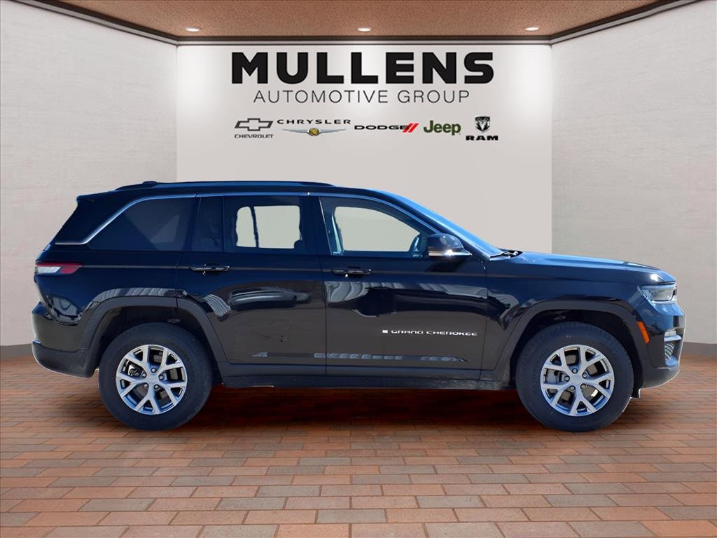 Used 2022 Jeep Grand Cherokee Limited image 4