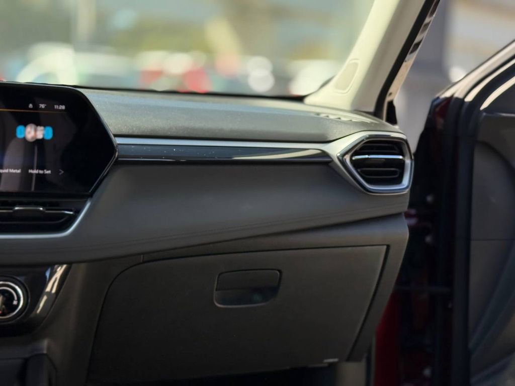 Used 2025 Chevrolet TrailBlazer LT image 19