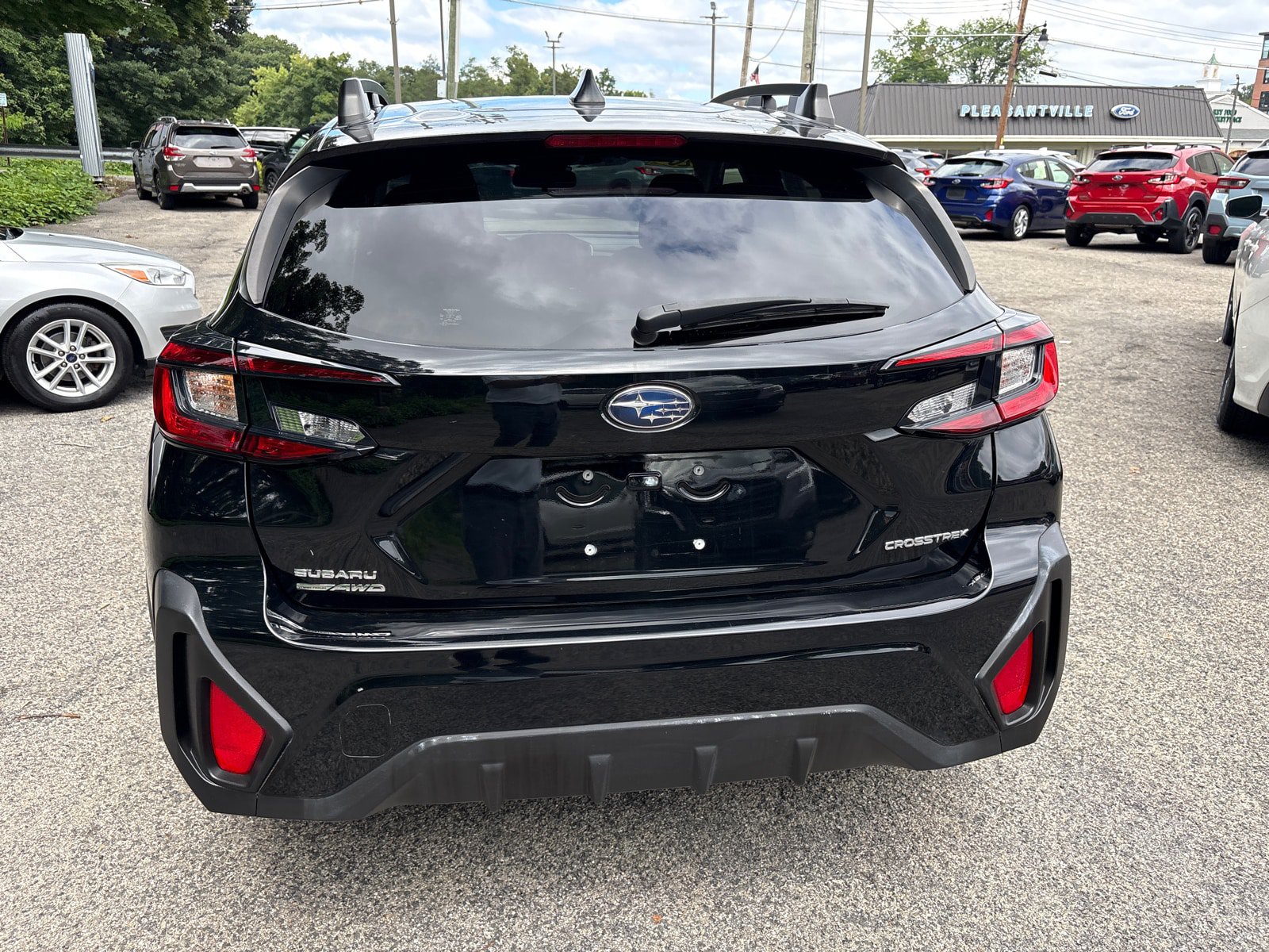Used 2024 Subaru Crosstrek 2.0i Premium AWD/4WD image 6