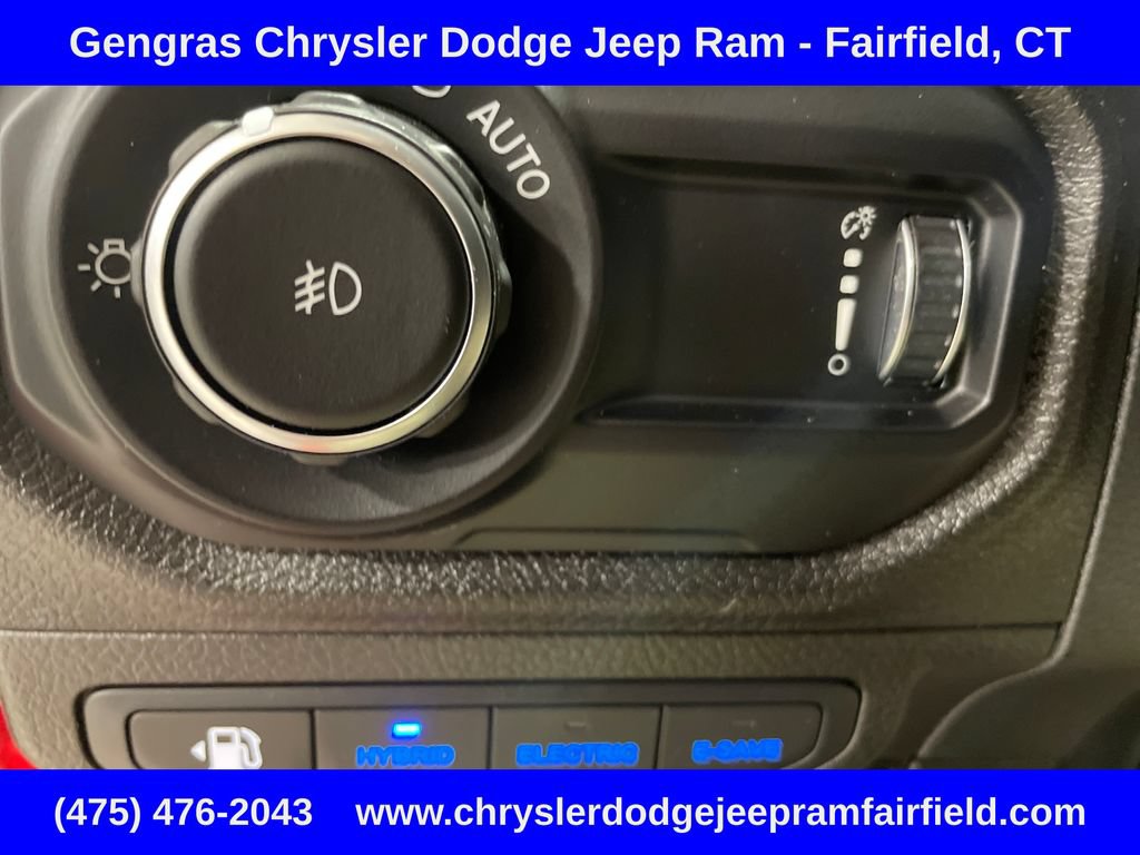 Used 2024 Jeep Wrangler Unlimited w/ Convenience Group AWD/4WD image 43