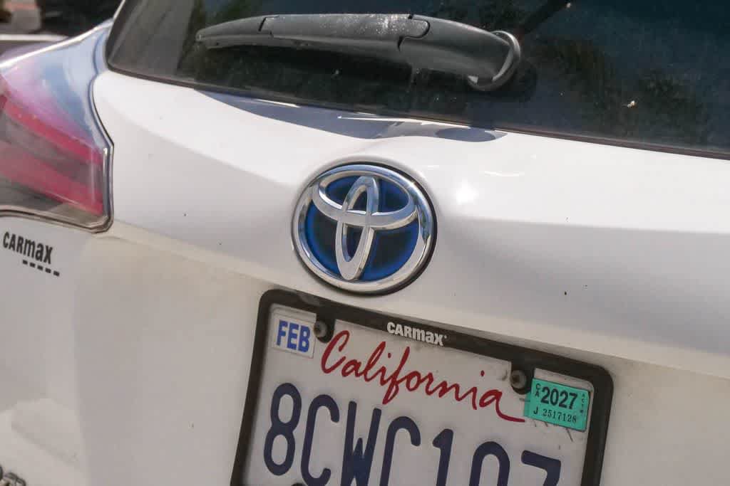 Used 2018 Toyota RAV4 XLE AWD/4WD image 11
