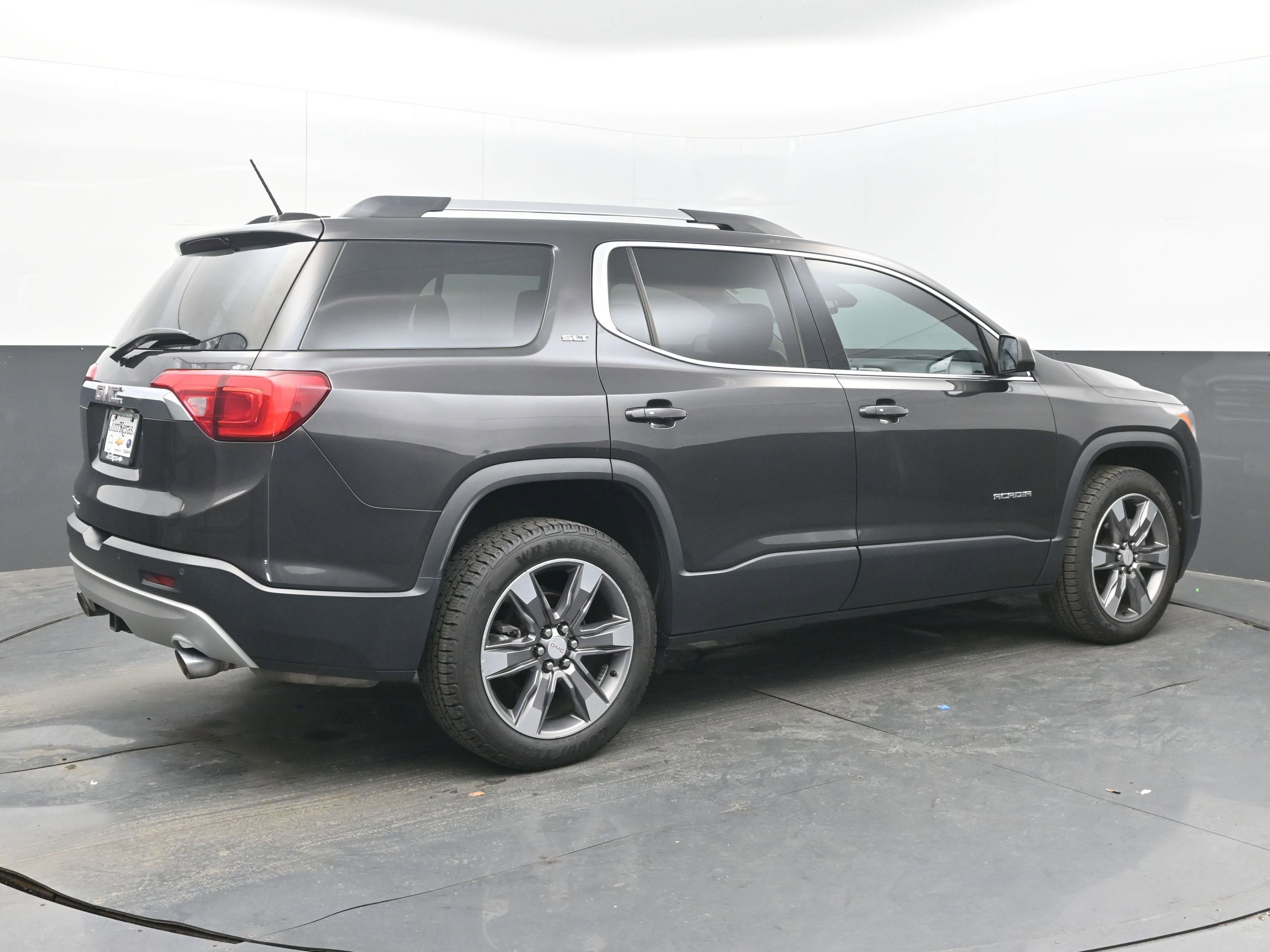 Used 2019 GMC Acadia SLT w/ LPO, Floor Liner Package image 9