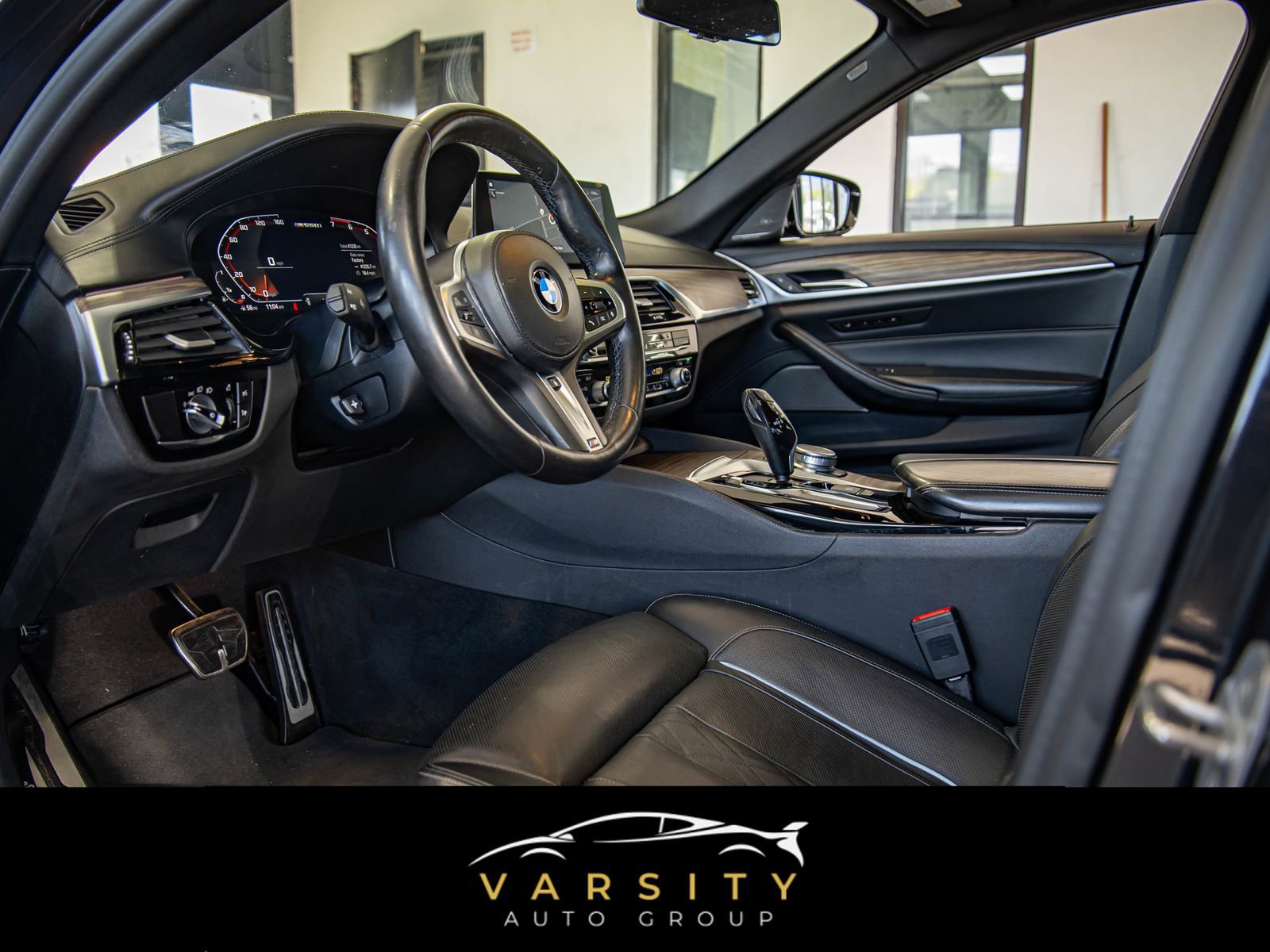 Used 2020 BMW M550i xDrive w/ Executive Package image 9