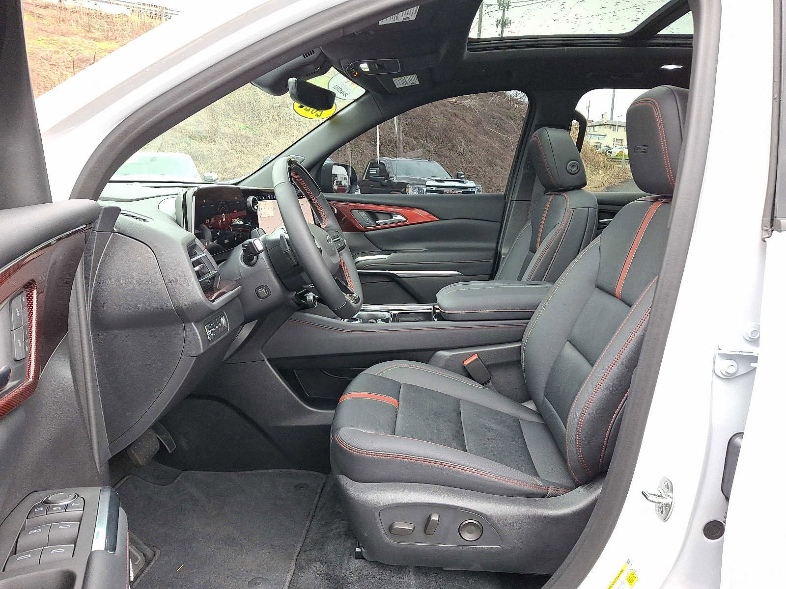 Used 2024 Chevrolet Traverse RS AWD/4WD image 14
