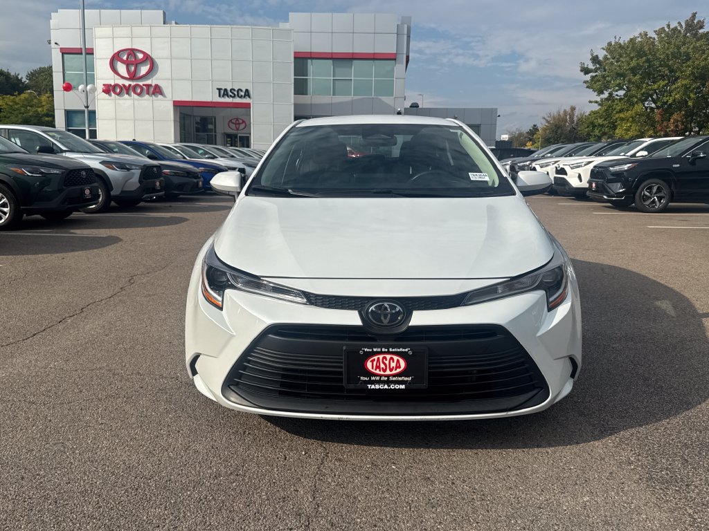 Used 2024 Toyota Corolla LE FWD image 2