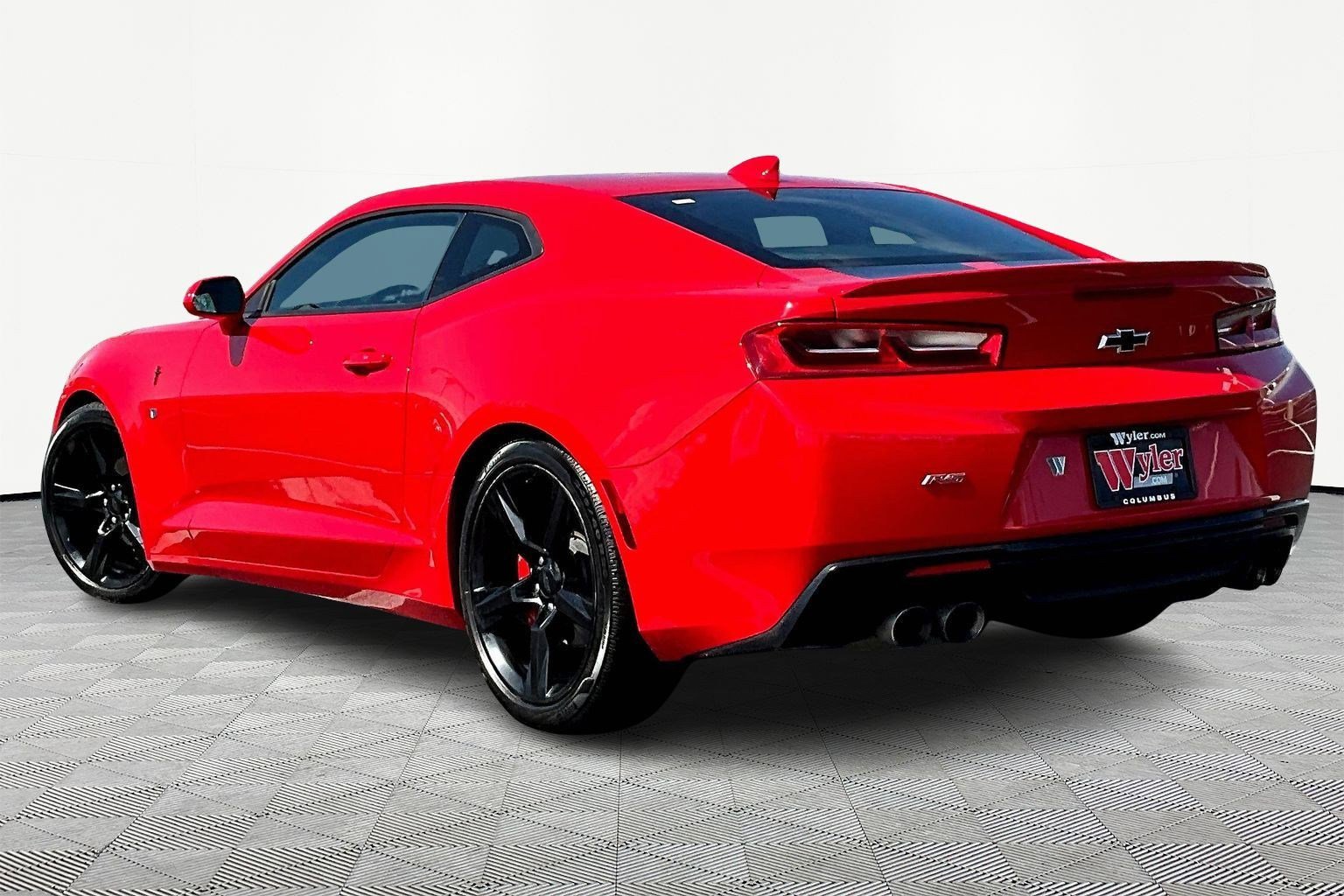 Used 2017 Chevrolet Camaro LT w/ RS Package image 4
