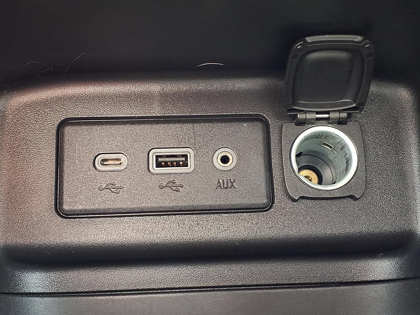Used 2023 Chevrolet Equinox LS w/ LPO, Cargo Package FWD image 6