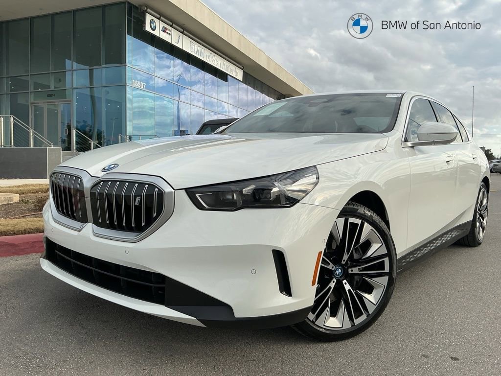 Certified 2025 BMW i5 eDrive40i image 1