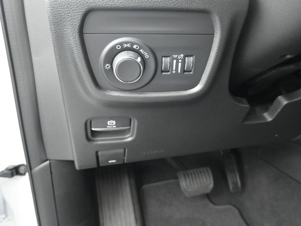 New 2025 Jeep Grand Cherokee Laredo X w/ Luxury Tech Group I image 20