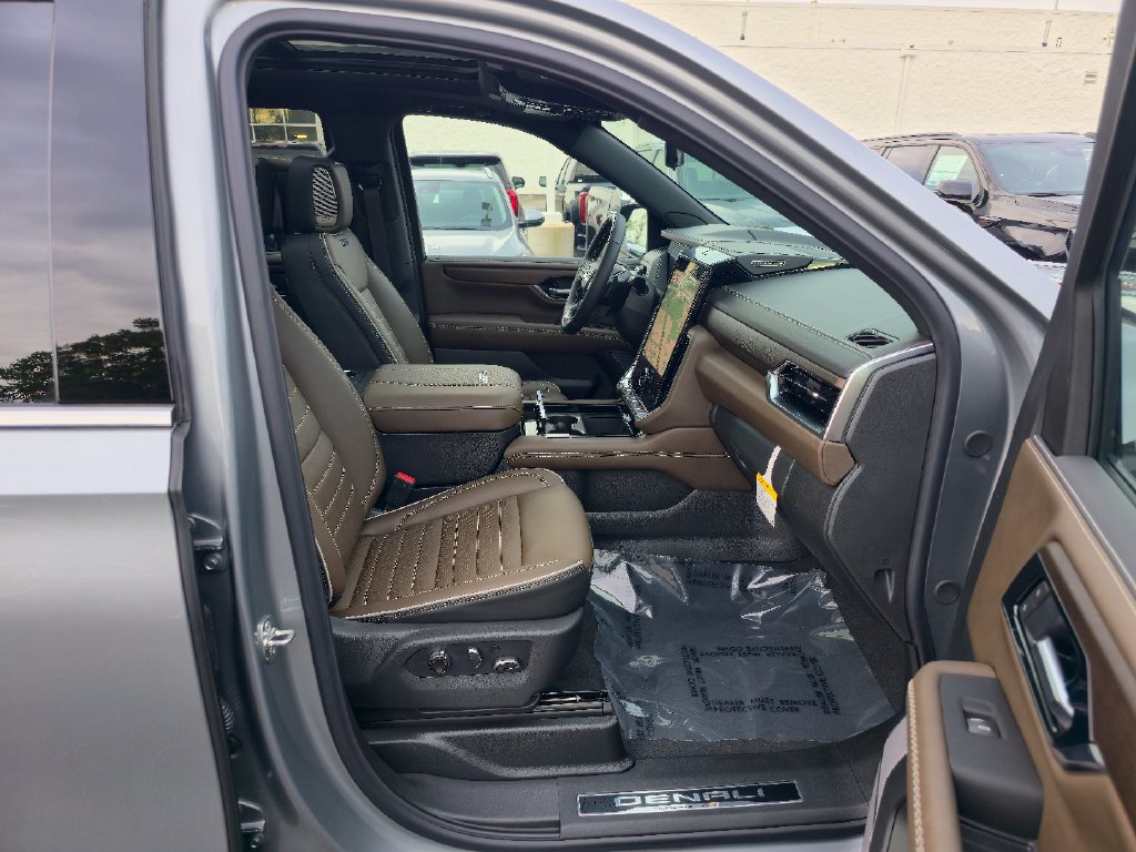 New 2026 GMC Yukon Denali Ultimate AWD/4WD image 30