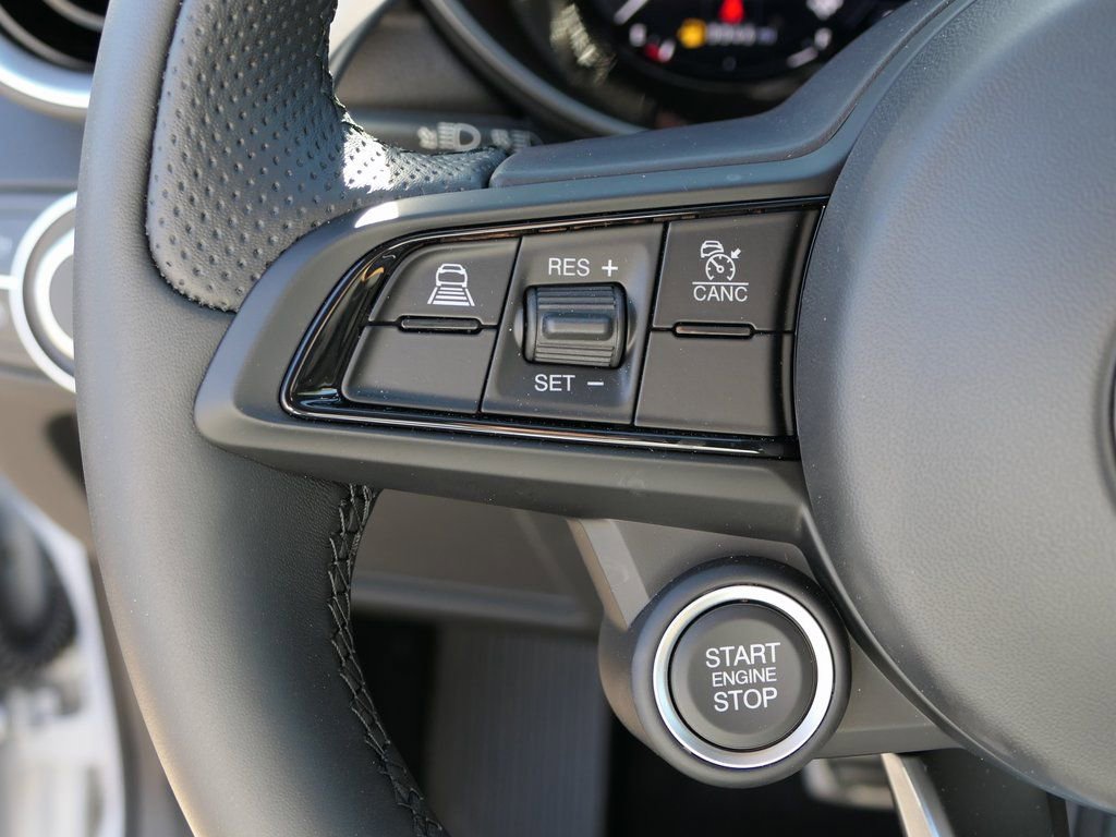 New 2025 Alfa Romeo Giulia AWD image 15