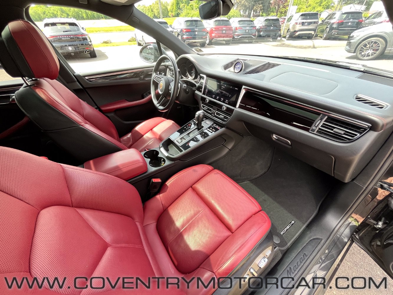Used 2022 Porsche Macan AWD/4WD image 28