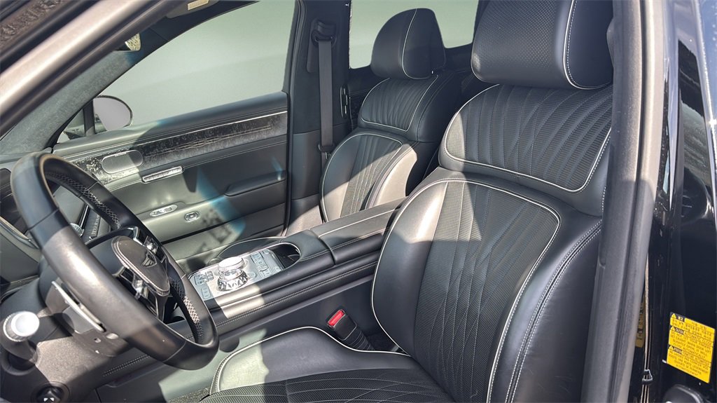 Used 2023 Genesis G90 3.5T image 13
