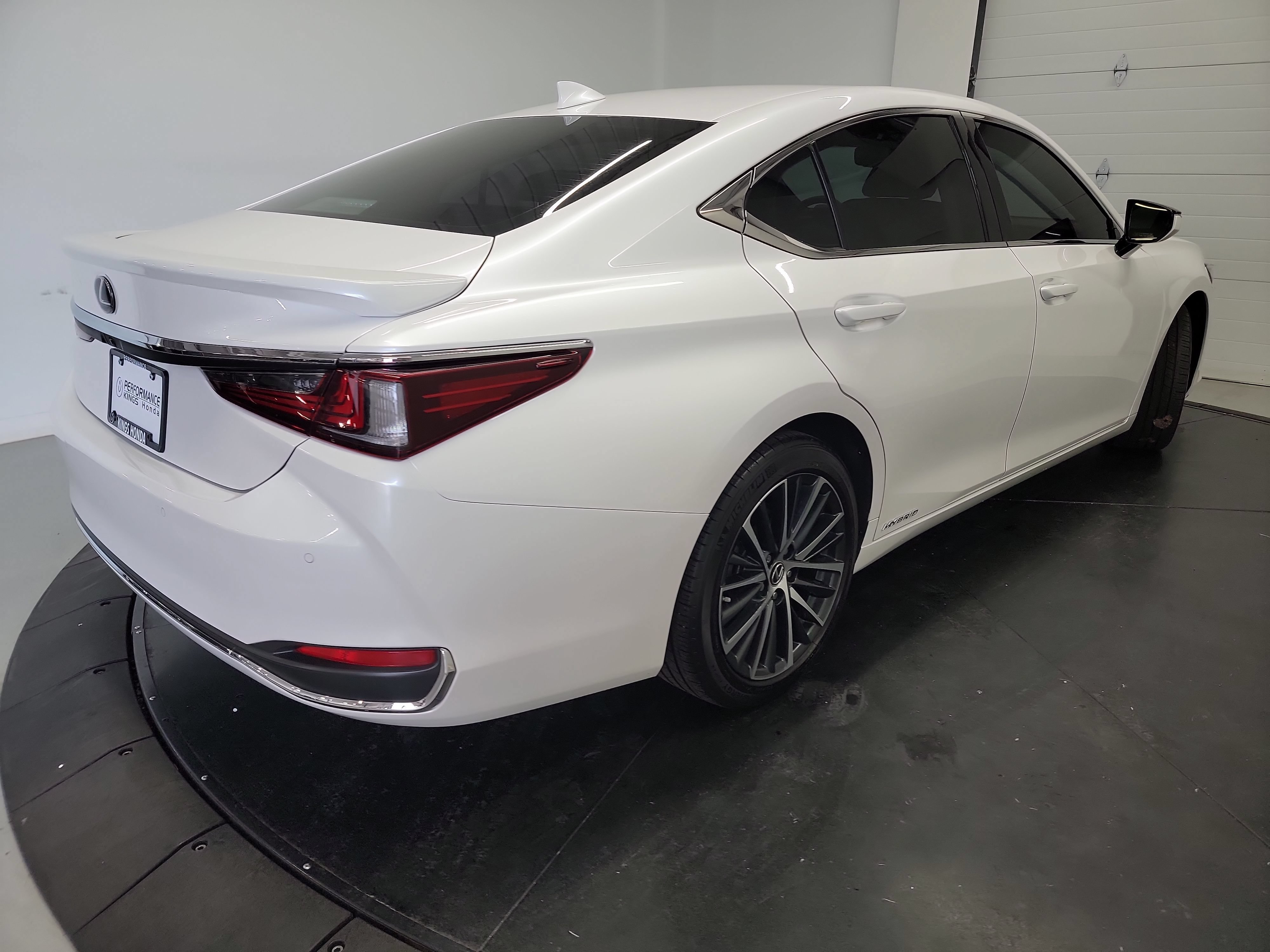Used 2022 Lexus ES 300h w/ Premium Package FWD image 9