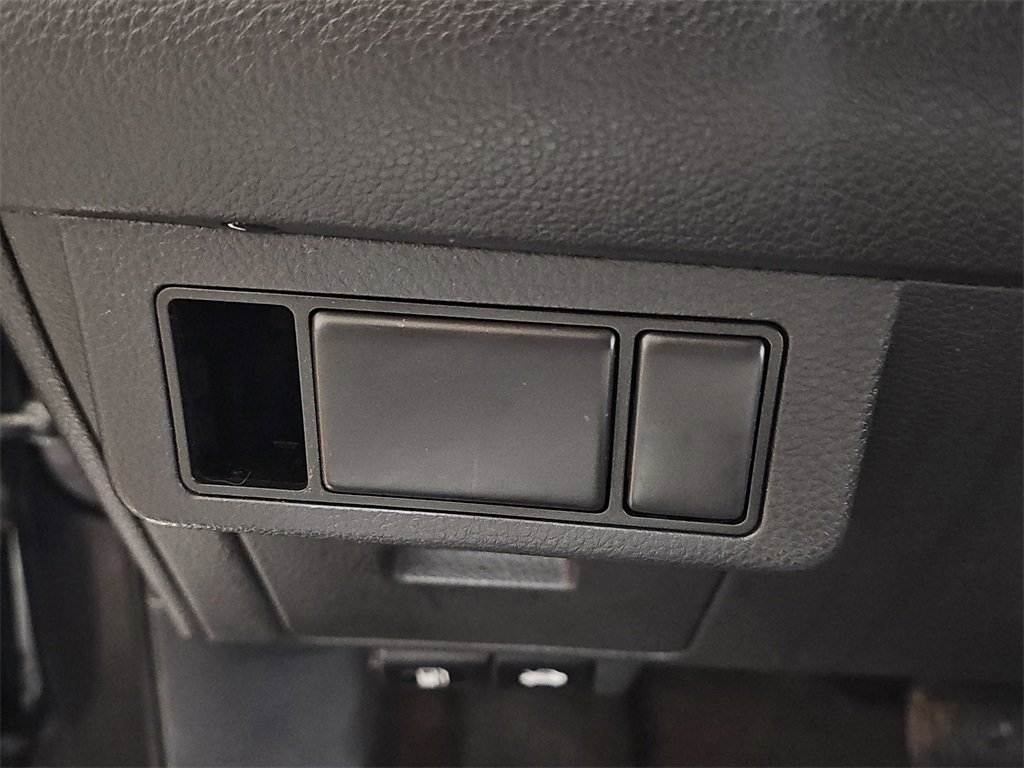 Used 2009 Nissan Versa 1.8 S w/ ABS Pkg image 26