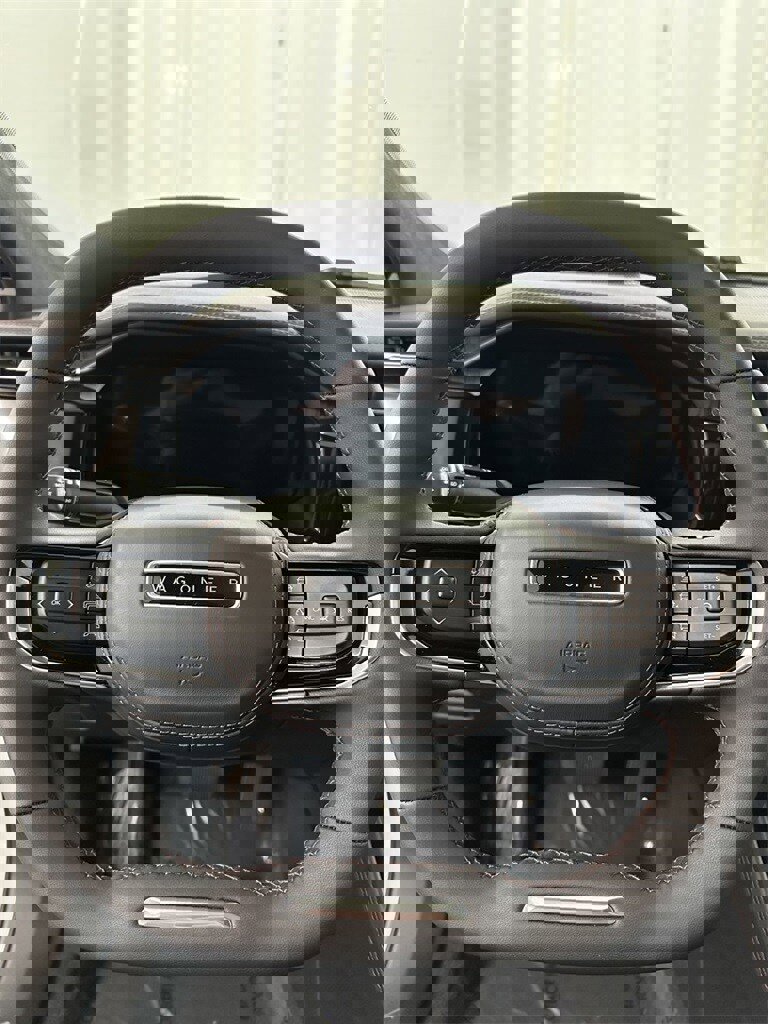 Used 2024 Jeep Wagoneer Launch Edition image 16