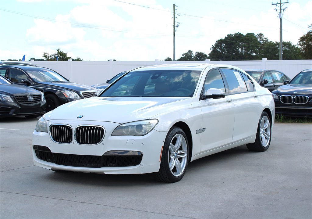 Used 2013 BMW 750Li RWD image 3