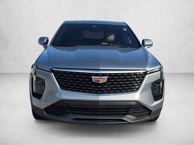 Used 2024 Cadillac XT4 Luxury w/ Cold Weather Package FWD image 2