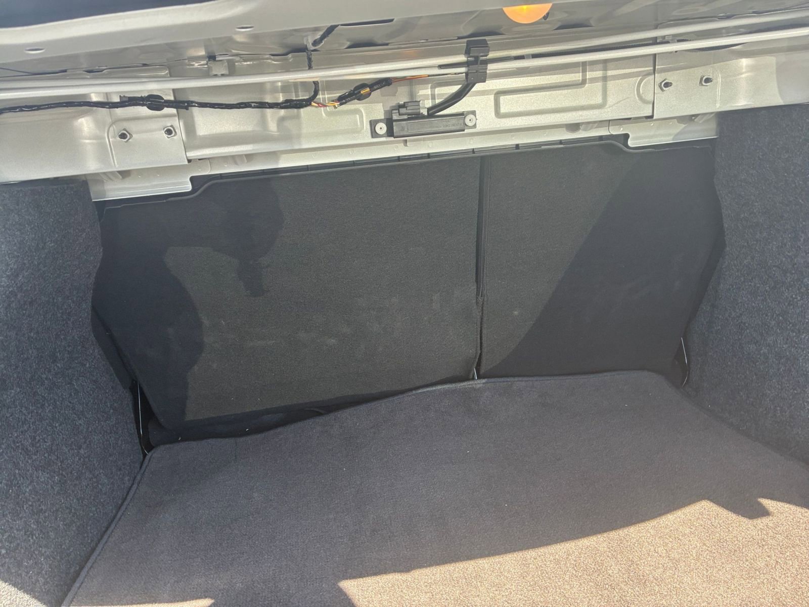 Used 2025 Nissan Versa SV image 25