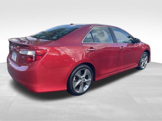 Used 2014 Toyota Camry SE w/ Leather Package FWD image 5