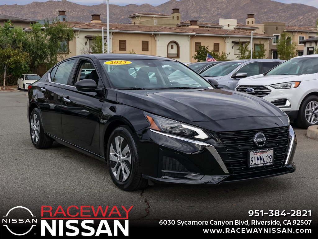 Used 2025 Nissan Altima 2.5 S image 1