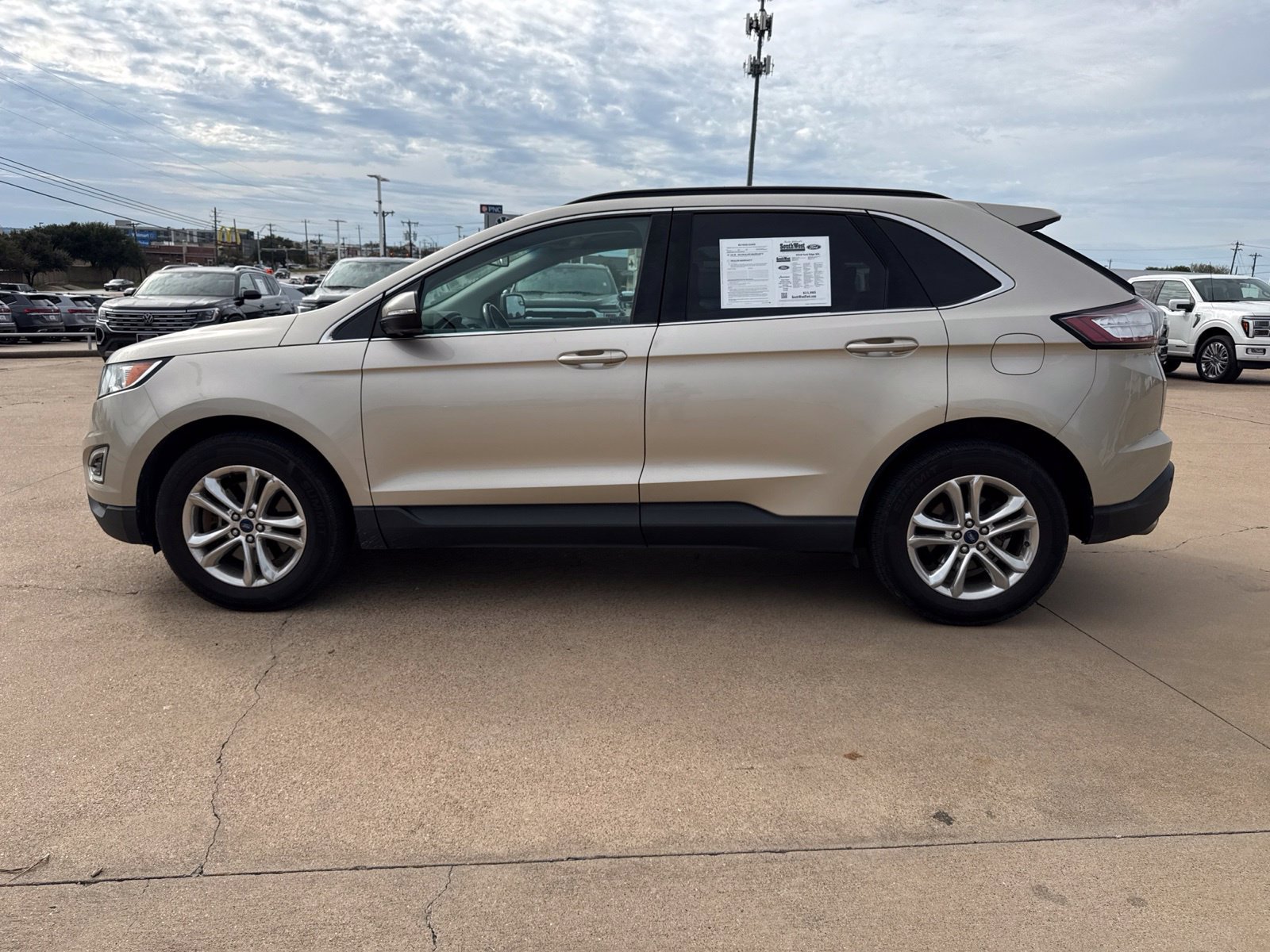 Used 2018 Ford Edge SEL w/ Equipment Group 201A AWD/4WD image 4