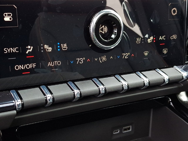 New 2026 GMC Yukon AT4 w/ AT4 Premium Package AWD/4WD image 15