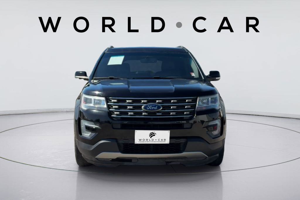 Used 2017 Ford Explorer XLT w/ Equipment Group 202A FWD image 8