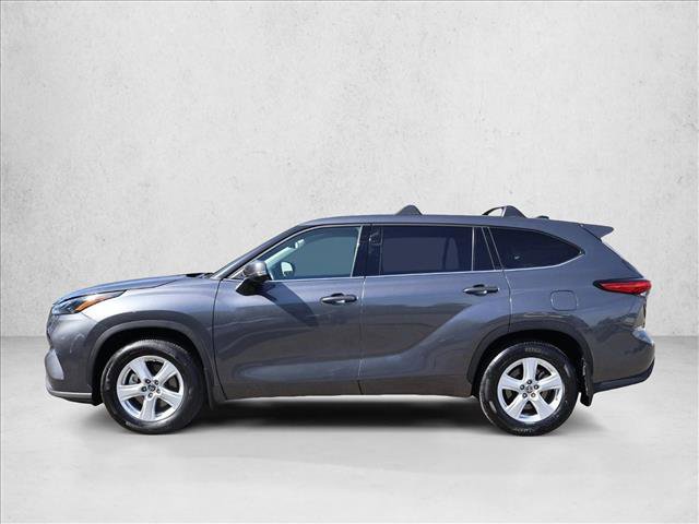 Used 2022 Toyota Highlander LE AWD/4WD image 10