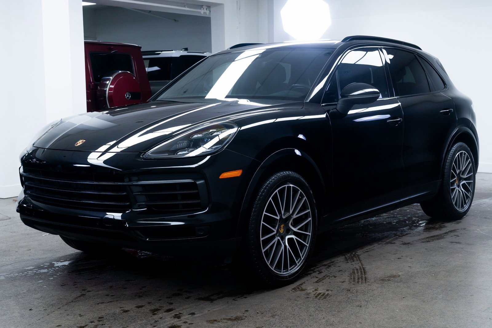 Used 2019 Porsche Cayenne Base image 3