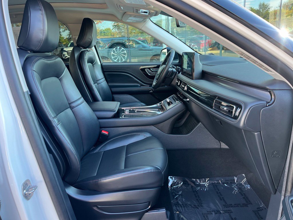 Used 2026 Lincoln Aviator AWD image 22