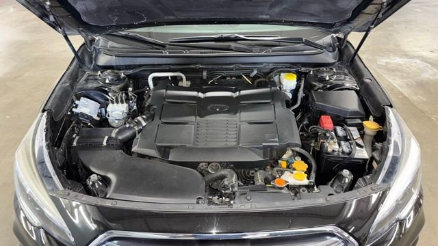 Used 2018 Subaru Outback 3.6R Touring w/ Popular Package #3 image 12