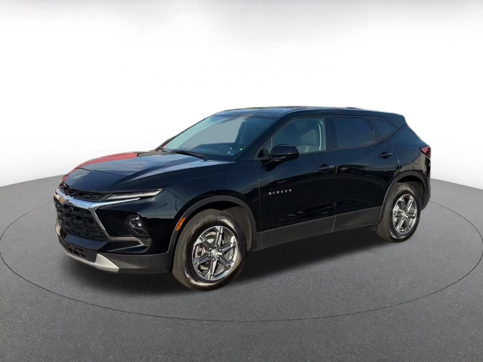 Used 2025 Chevrolet Blazer LT FWD image 7