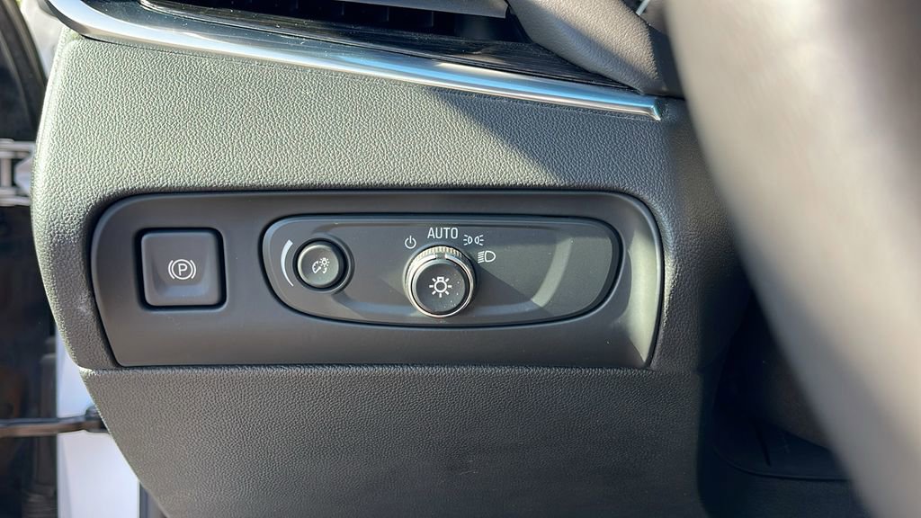 Used 2021 Buick Enclave Avenir w/ Avenir Technology Package FWD image 23