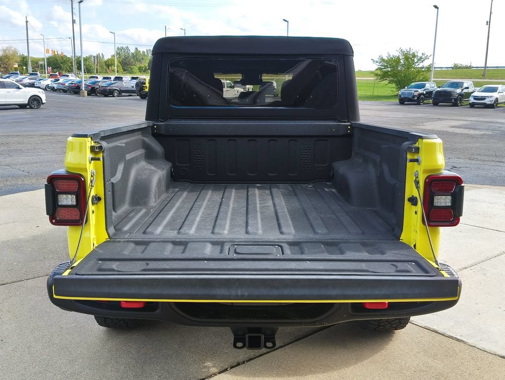 Used 2024 Jeep Gladiator Rubicon w/ Technology Group AWD/4WD image 14